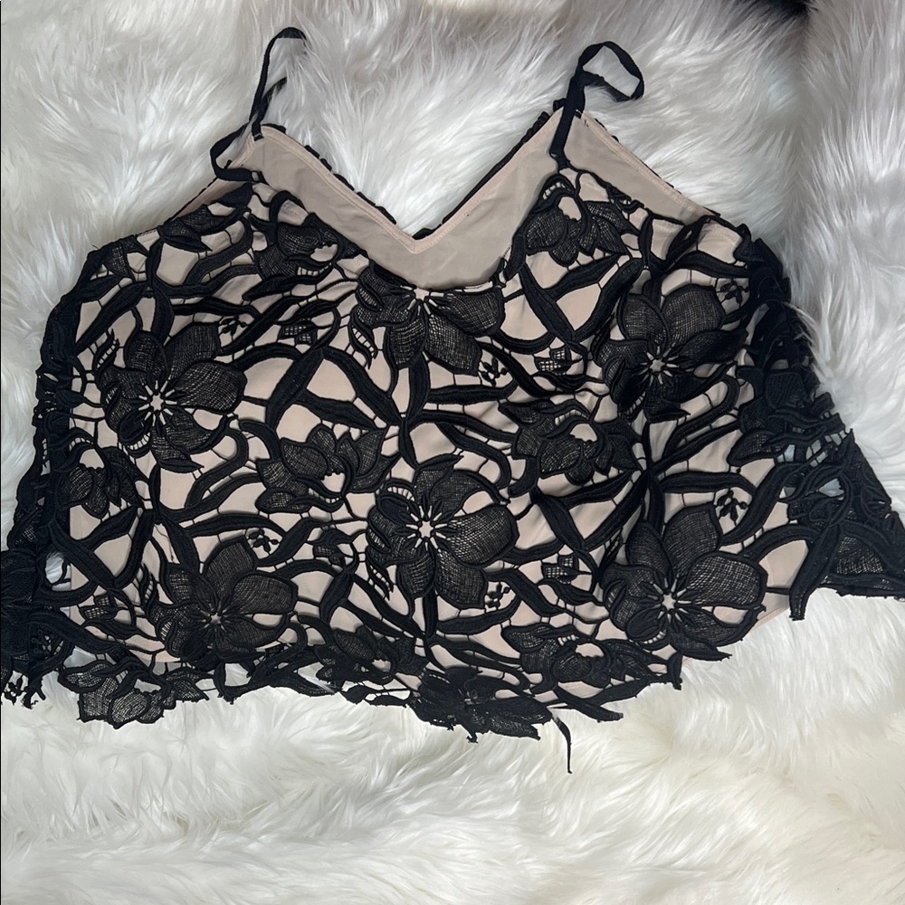 Alice + Olivia Black Floral Lace Camisole - Picture 4 of 4